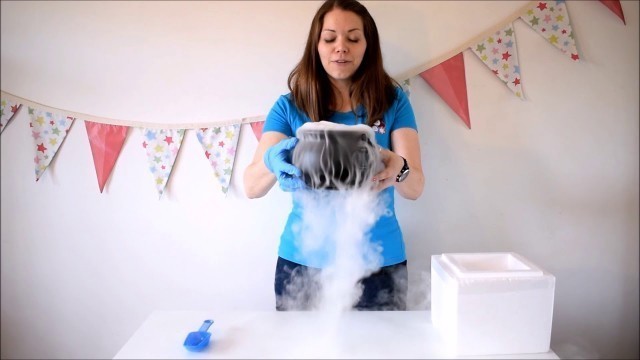 'How to make Dry Ice Smog / Smoke for a Party'