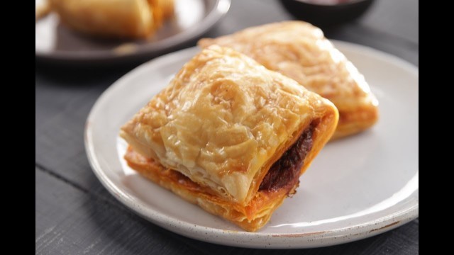 'Egg Puff | Sanjeev Kapoor Khazana'