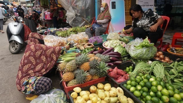 'Morning Muslim Food Market @Kilometers 7 - Morning Daily LifeStyle Of Muslim Vendors Chrang Chamresh'