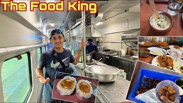 'The Food King Mandovi Express Train Journey || राजधानी का खाना Fail Hai Eske Samne'