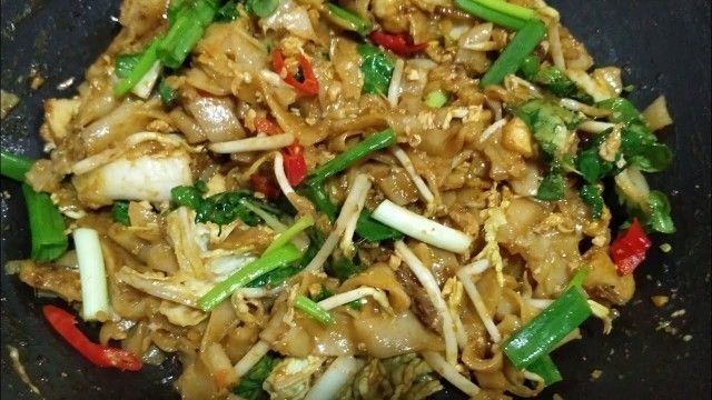 'kwetiau goreng ala Chinese food halal'