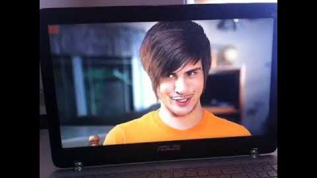 'Reacting to Smosh  food battle 2012'