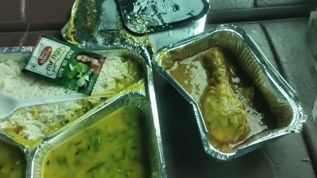 'Indian Train Journey Food।।ट्रेन का खाना।'