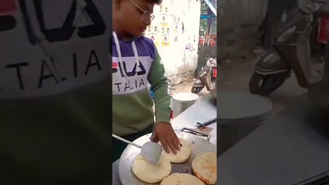 'Ludhiana का Famous Amritsari Nutri Kulcha 