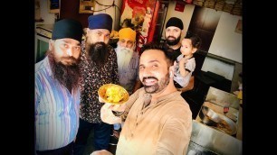 'Ludhiana Famous Street Food | Maggu PAKODE WALA | Special Gobi, Peyaz, Methi, Aloo, Champ Roll,'