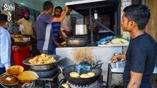 'Old Ludhiana ka Desi Street Food | Chacha Bhature, Madrasi Pakore, Bun Tikki | Street Food India'