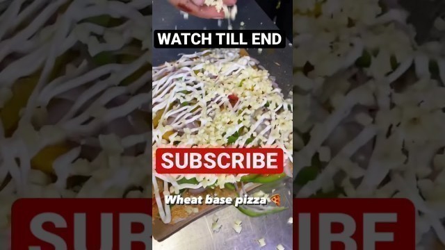 'Biggest Wheat Veg Pizza Rs 40/- Only In CP | STREETFOOD INDIA #shorts #foodblogger #foodporn #pizza'