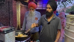 'Sardarji Sells Gravy Momos | Tadka Momos | Gravy Spring Roll | street food ludhiana'