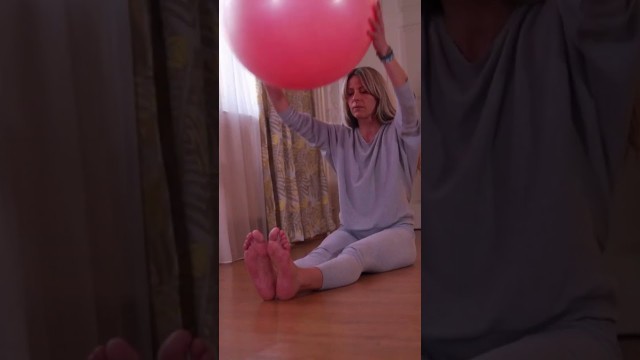 '#Short 1minutes fitness ball exercise for pregnant women (1) bacha party v log #pregencecy'