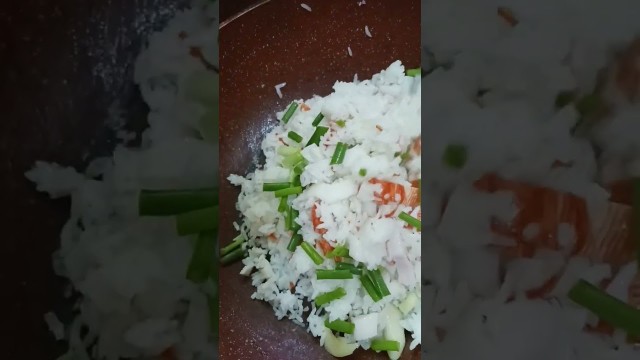 'filipino food,Sinangag na may bawang at crab meat#short#yummy#asmr'