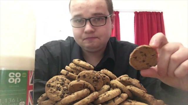 '50 Cookie Food Challenge - 5000+ Calories for memes!'