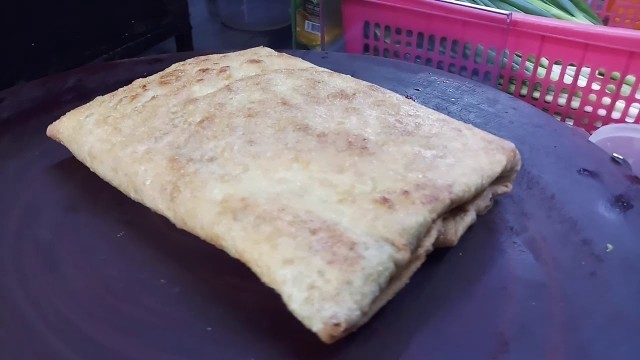 'MASAK MARTABAK DI DALAM MOBIL!!! MARTABAK MICKEY MOUSE ENAK DAN UNIK - INDONESIAN STREET FOOD'