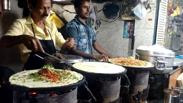 'FAMOUS STREET FOOD OF MUMBAI  - FASTEST DOSA MAKER !!! MYSORE MASALA DOSA, MASALA DOSA, SADA DOSA'