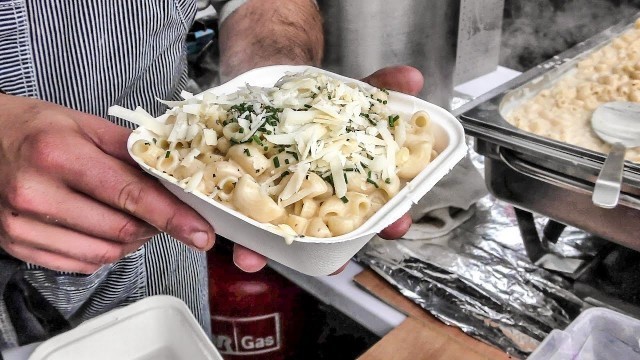 'Huge Mac&Cheese  Cooked and Tasted in Brick Lane. Street Food of London'