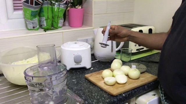 'How to use a Kenwood Slicer for onions'