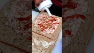 'Bread creamy sandwhich