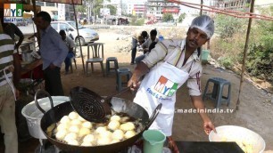 'FAMOUS INDIAN BREAKFAST STREET FOODS | MYSRE BAJJI | MYSORE BONDA |  STREET FOODS IN INDIA'