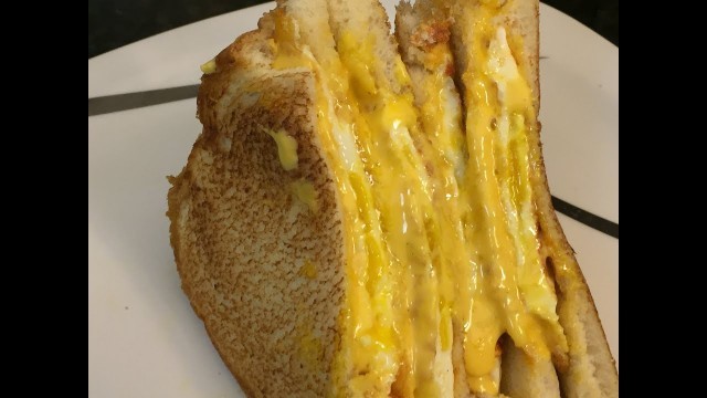 'HOW TO MAKE FRIED EGG GRILLED CHEESE SANDWICH'