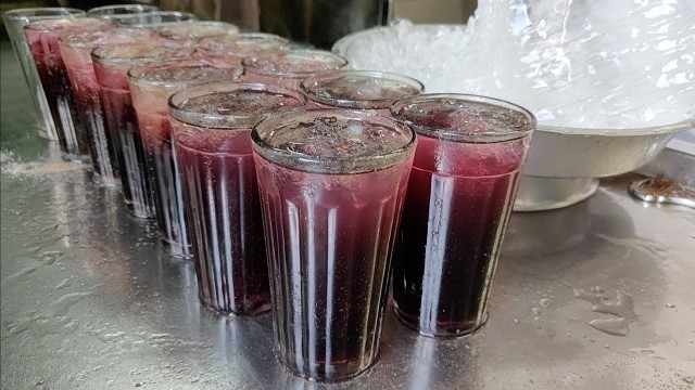 'Mumbai\'s 150 Years Old Kala Khatta Cold Drinks House | Indian Street Food'