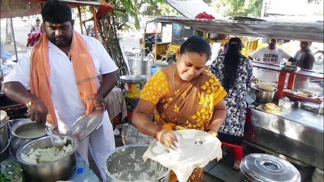 'It\'s a Breakfast Time In Kakinada - Upma Pesarattu & Mysore bonda @ 5 rs each - Indian Street Food'