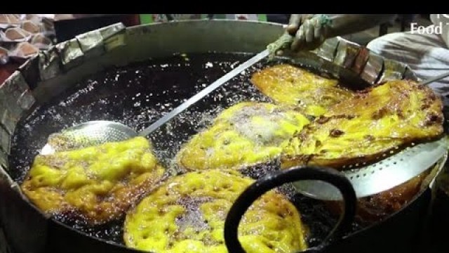 'Indian Street Food - Street Food in Mumbai - Malpua'