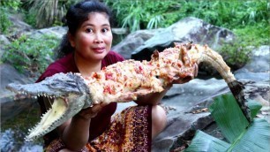 'Yummy Cooking crocodile recipe by woman - Grilled crocodile - Cooking food Ep23'