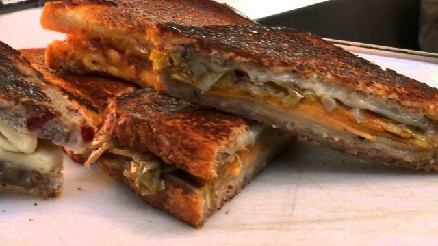 'Grilled Cheese Truck - Eat St. Season 1'