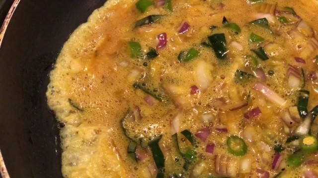 'Muttai Poriyal - Srilankan Spicy omelette #srilankanfood #virundhu #omelette #jaffnafood'