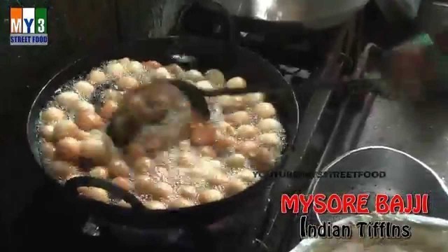 'MYSORE BAJJI |  INDIAN FAMOUS TIFFINS | Rajahmundry Street Foods - ANDHRA STREET FOOD street food'