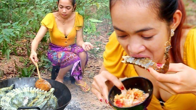 'Yummy Cooking Crocodile Recipe in the Jungle - Eating Crocodile food recipe'