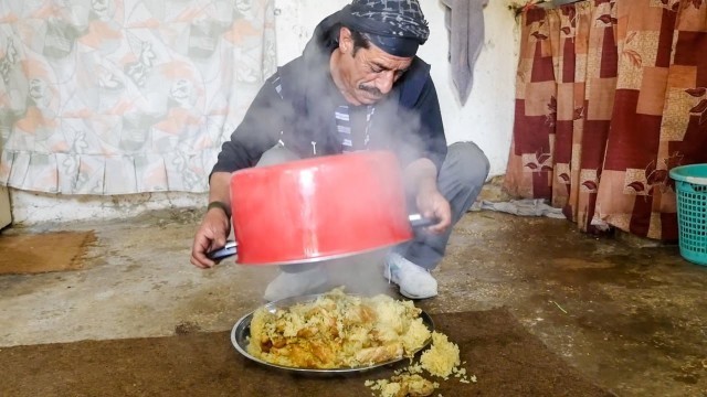 'Arabic Food in Jordan - HUGE MAQLUBA (مقلوبة) Upside Down Chicken Rice Platter!'