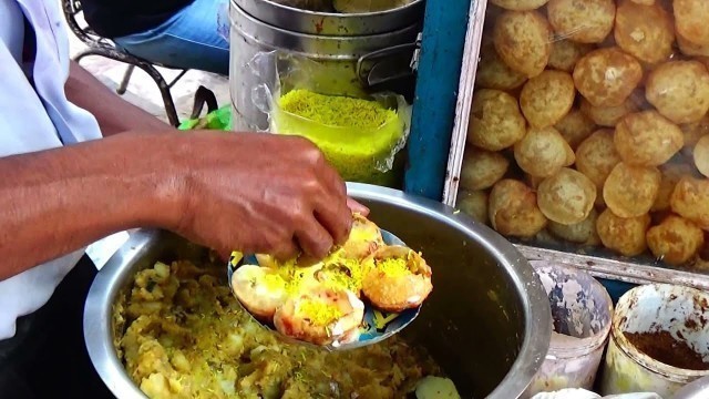 'Mouthwatering Puchka/Fuchka (Panipuri / Golgappa) Best Street Food Of Kolkata - Street Food Of India'