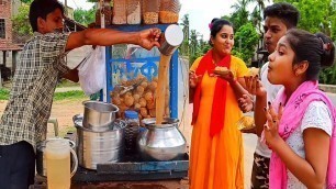 'Eating Fuchka ( Panipuri / Golgappa ) - Street Food Kolkata -  Bengali Street Food India'