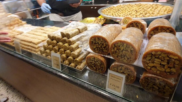 'Lebanese Food & Baklava in Cyprus @ Manoushe'