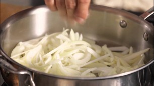 'How to Caramelize Onions | Food Tips | Food Network Asia'