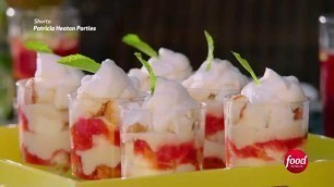 'Strawberry Trifle | Patricia Heaton Parties | Food Network Asia'