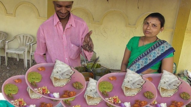 'Marathi Husband Wife Selling Jhunka Bhakar @ 20 rs Plate - Street Food Maharashtra India'