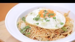 'Quick Cantonese Lo Mein | Kitchen Quickies | Food Network Asia'