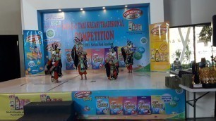 'traditional dance \" PITIK WALIK \" FOOD JUNCTION surabaya'