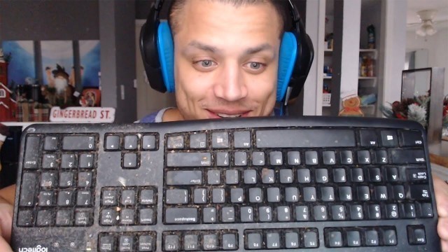 'Tyler1 Shows His Dirty Keyboard'