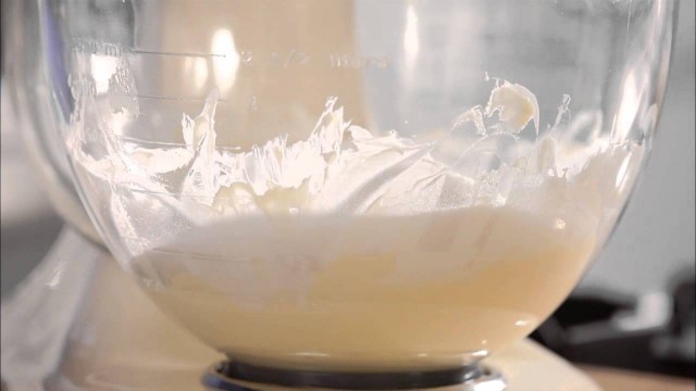 'How to Cream Butter & Sugar | Food Tips | Food Network Asia'