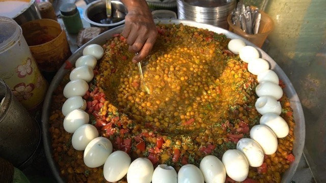 'Very Famous Kolkata Special Tasty Egg Ghugni Muri | Indian Street Food'